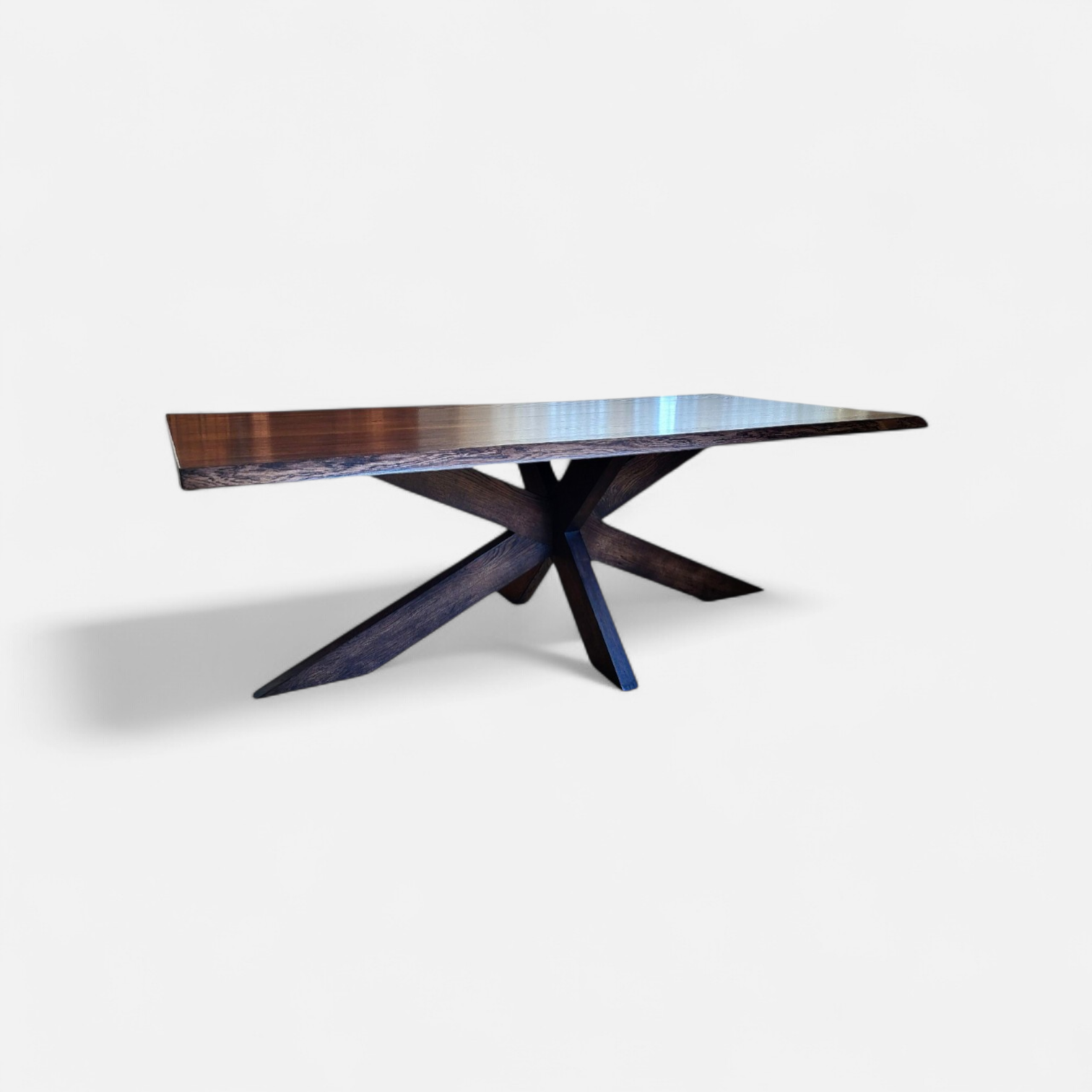 Rustikt rektangulärt matbord Xforma i massivt trä från Nordanlids Rustik 