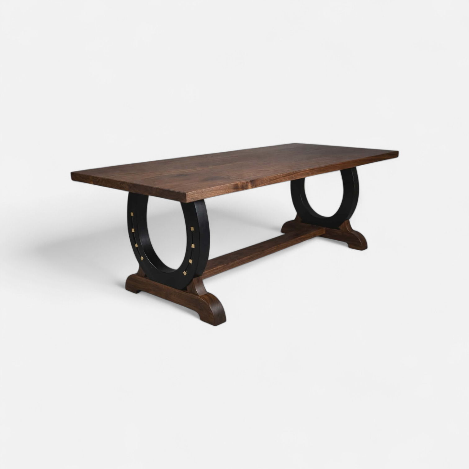 rektangulärt matbord harmoni ranch med hästskor i underredet i massivt trä från Nordanlids Rustik